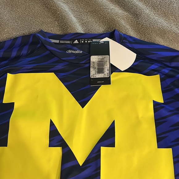 Brand new with tags Climafit UMichigan Official c
Collegiate GoBlue - Picture 3 of 9